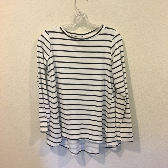 bobeau Tops - NWT Bobeau black and white striped long sleeve top bobeau Tops - NWT Bobeau black and white striped long sleeve top